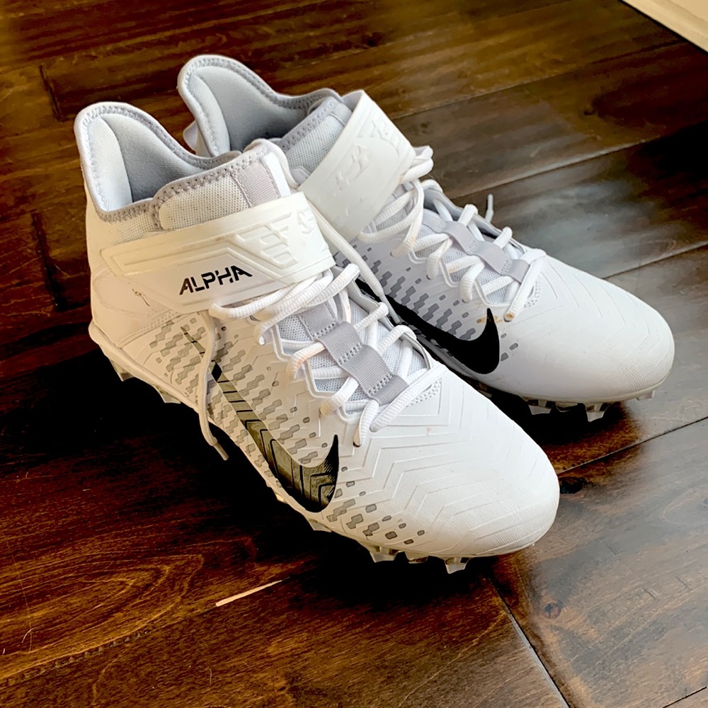 Nike Alpha Menace 2 Football Cleats
